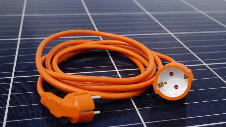 Verlängerungskabel auf PV-Modul